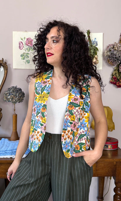 Gilet Iris, fiori gialli e azzurri