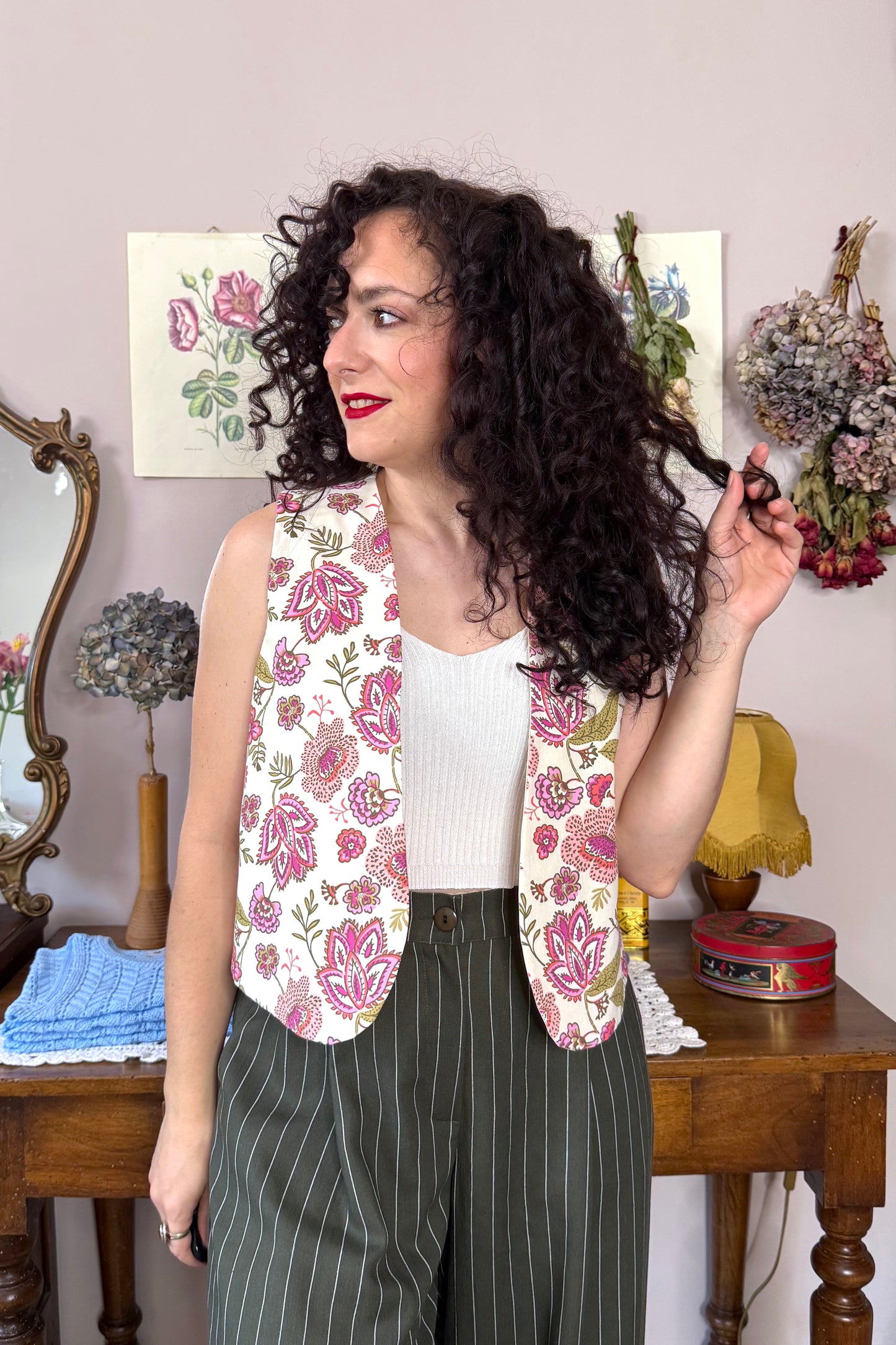 Gilet Iris, crema fiori rosa