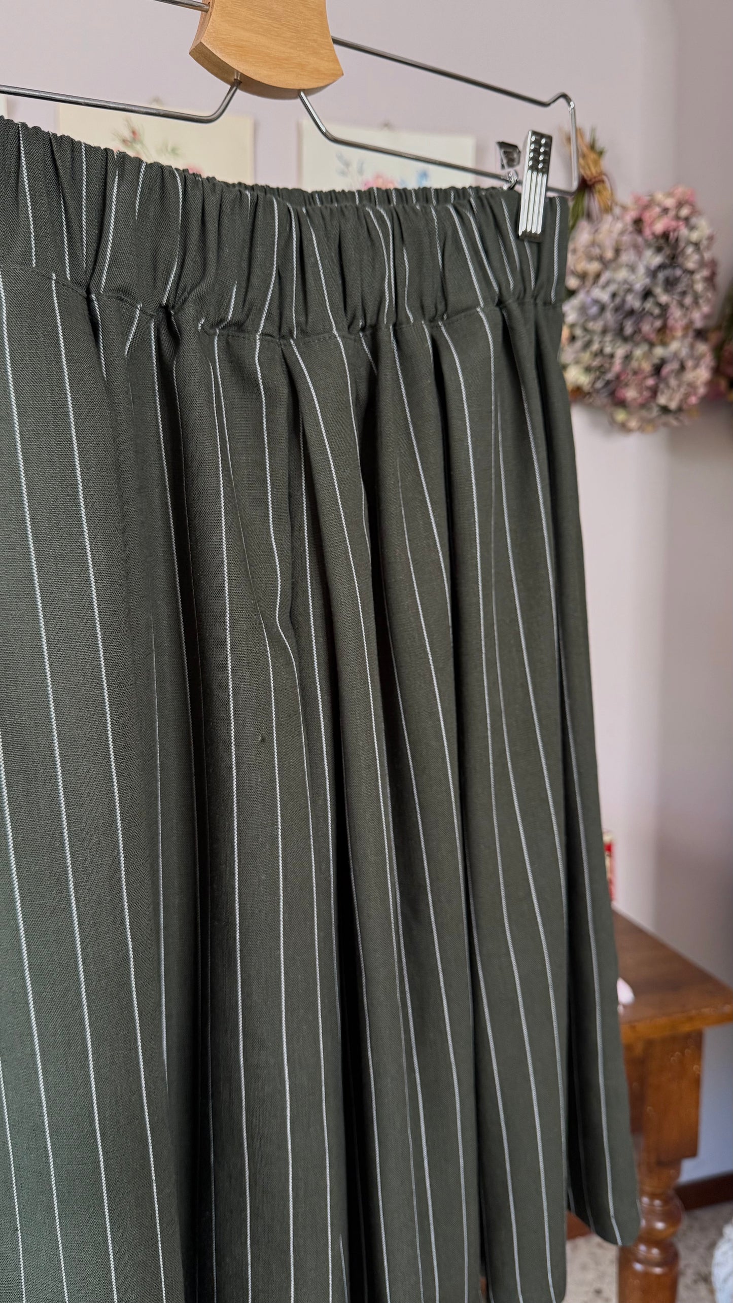 Gonna-Pantalone Morena, gessato verde bosco