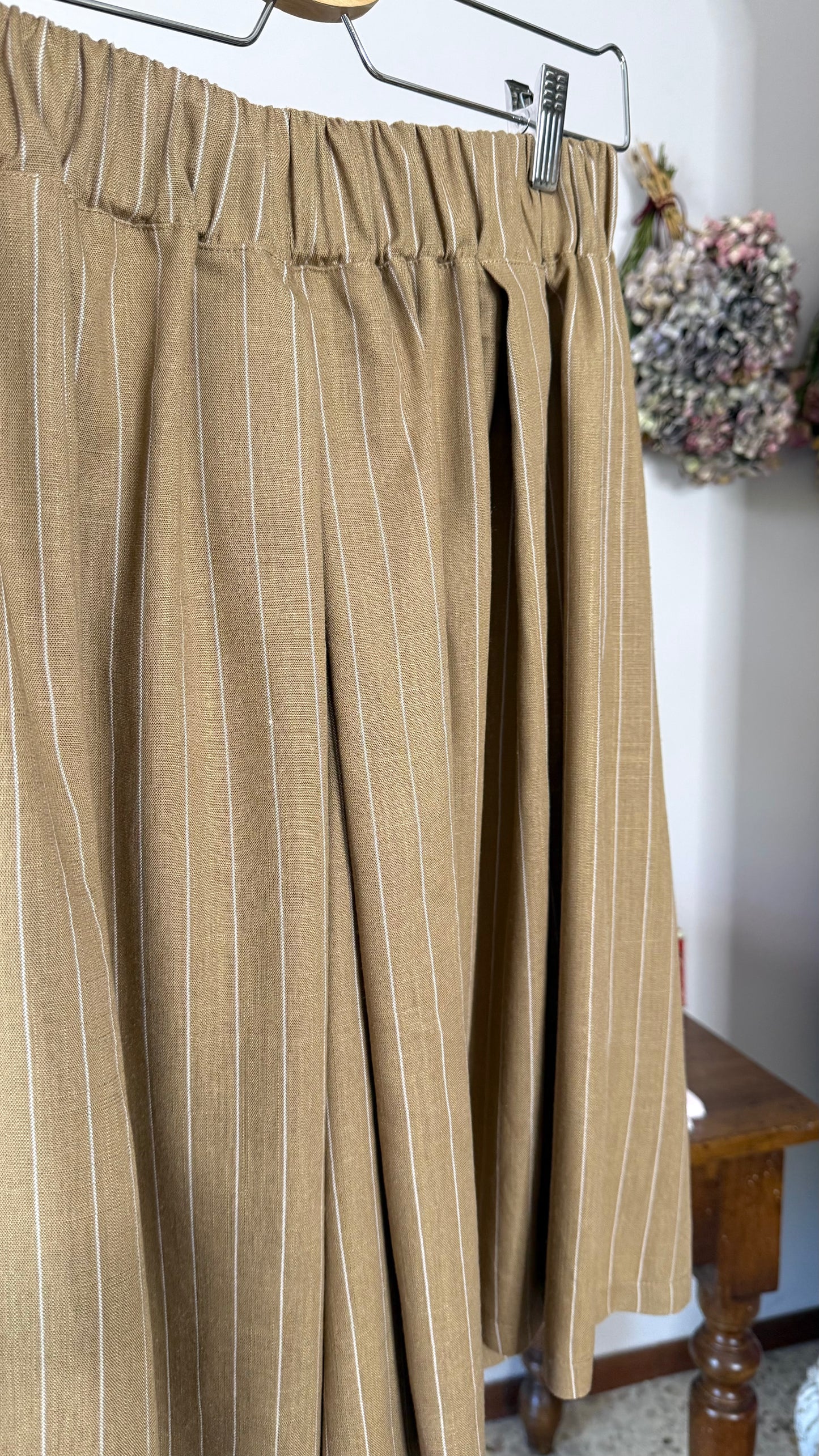 Gonna-Pantalone Morena, gessato nocciola